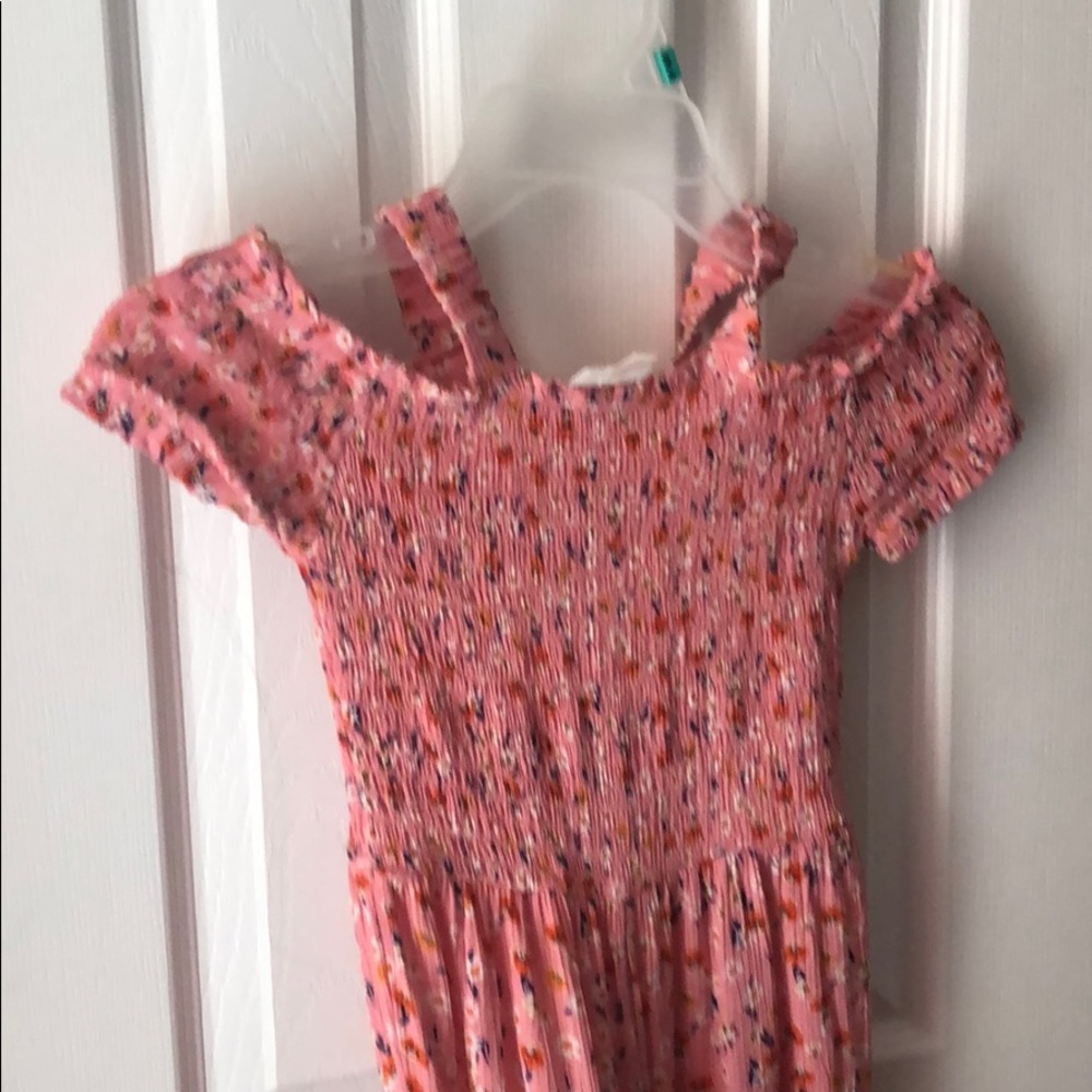 Kids jumper size 8...